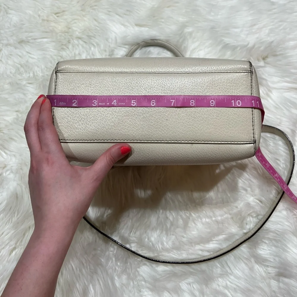 Kate Spade vintage beautiful 100% cow leather off white cream purse satchel